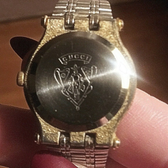 Vintage Gucci watch real diamonds and gold. - Picture 2 of 3